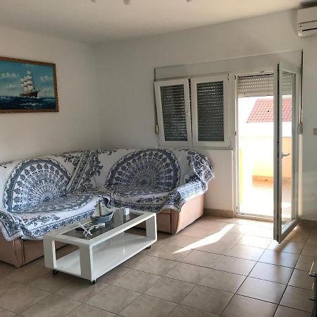 Apartmani Livk Debeljak Exteriör bild