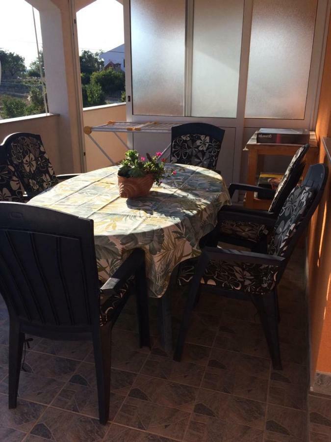 Apartmani Livk Debeljak Exteriör bild