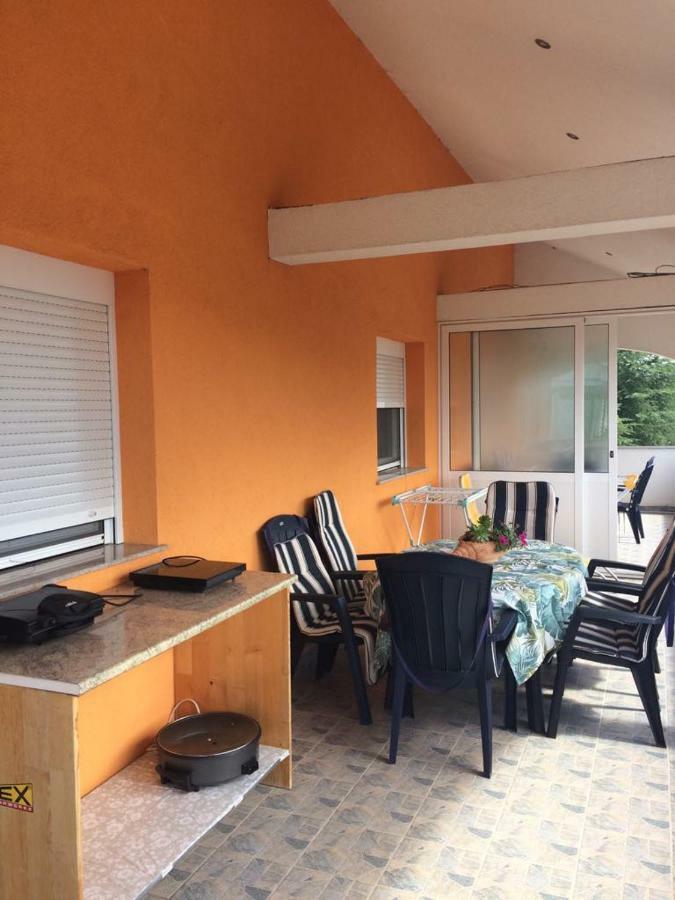 Apartmani Livk Debeljak Exteriör bild