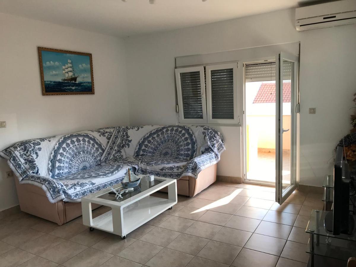 Apartmani Livk Debeljak Exteriör bild