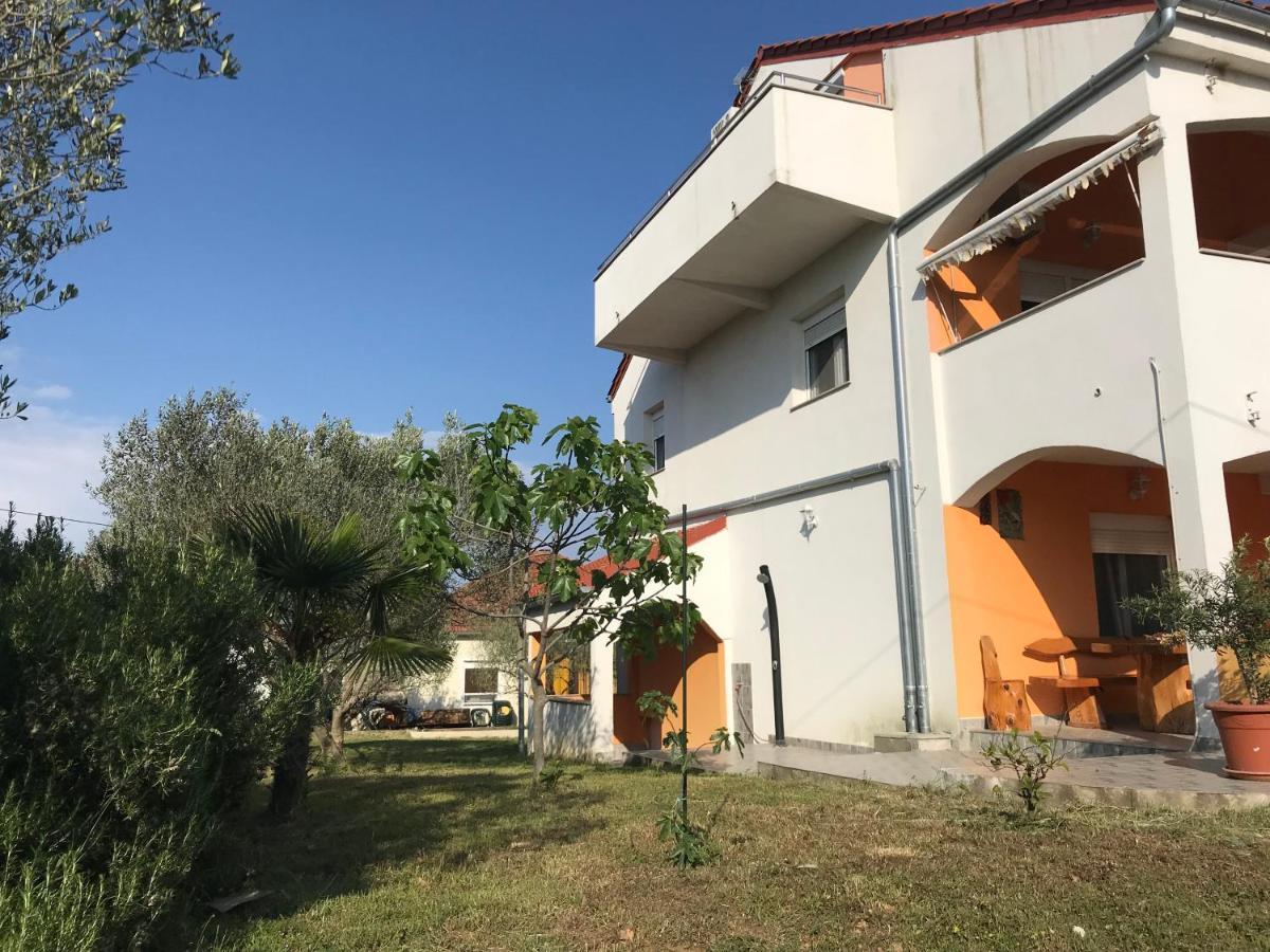 Apartmani Livk Debeljak Exteriör bild