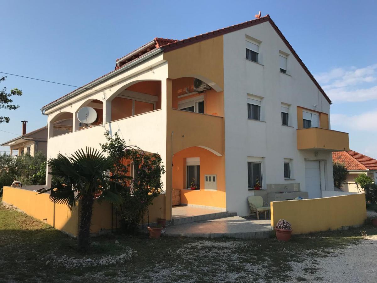 Apartmani Livk Debeljak Exteriör bild