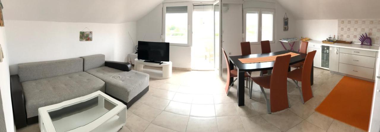 Apartmani Livk Debeljak Exteriör bild